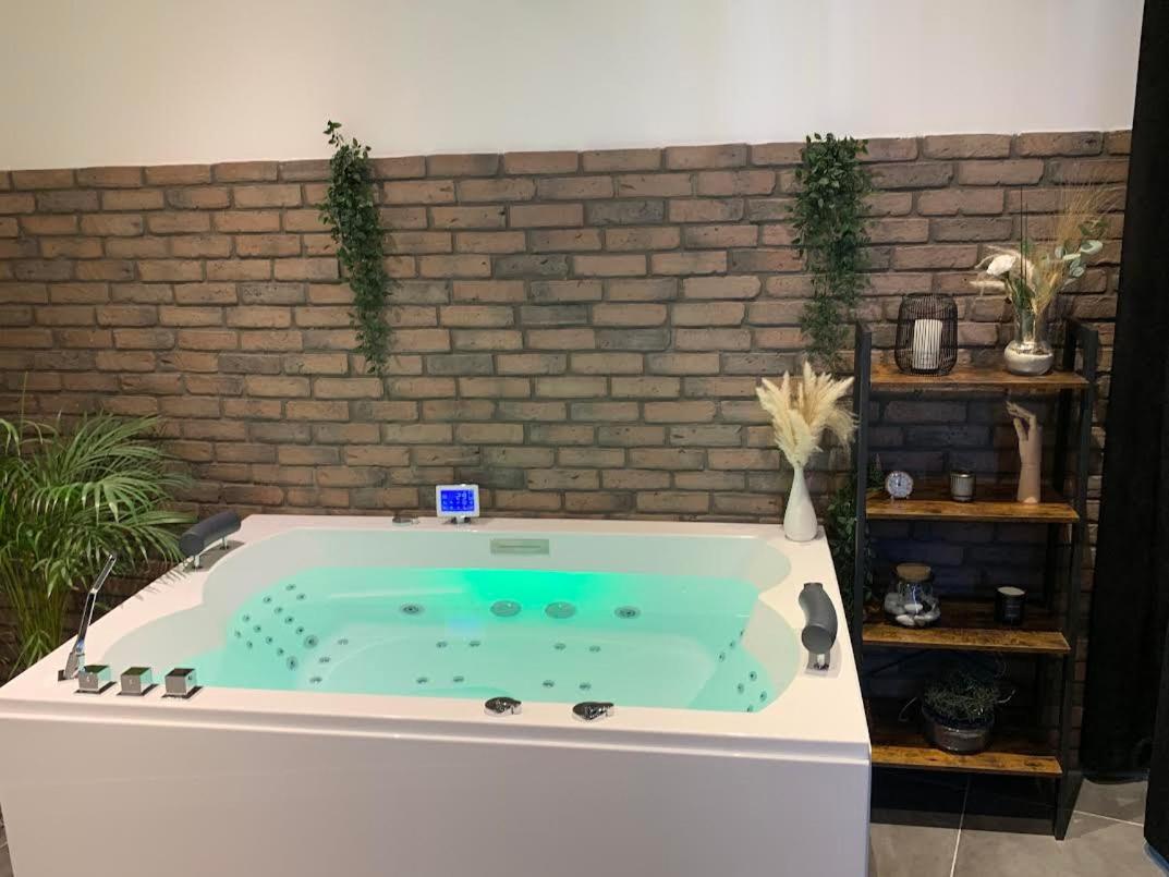 V' Appart Spa تروي المظهر الخارجي الصورة